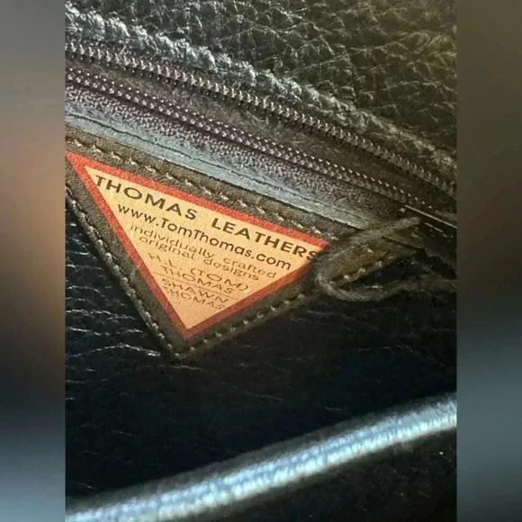 Tom Thomas Leathers Daz Asymmetrical Crossbody - Picture 11 of 15